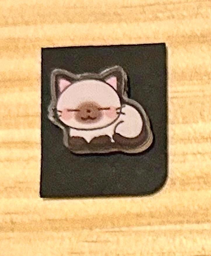 Sleepy Kitten Needle Minder - Mini Kitty Cat Magnetic Needle Minder