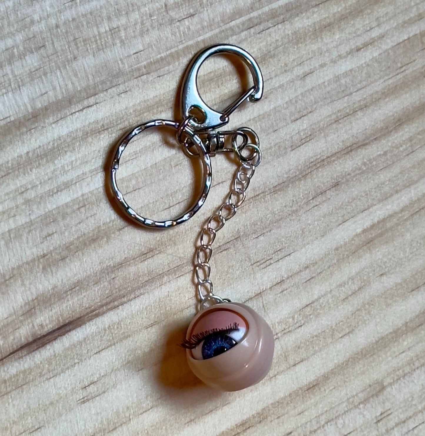 Quirky Eyeball Keychain with Blue Eye and Lashes – Unique Creepy Cute Doll Part Accessory