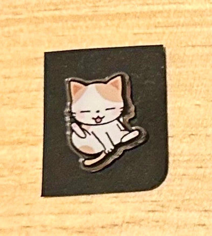 Sleepy Kitten Needle Minder - Mini Kitty Cat Magnetic Needle Minder